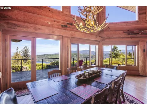 Dining - 6154 View Rd, Florence, OR 97439 photo 2 of 2