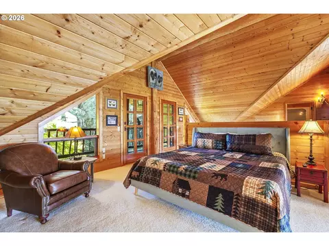 Bedroom - 6154 View Rd, Florence, OR 97439 photo 7 of 8