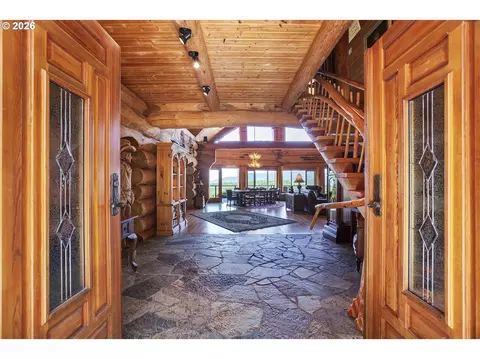Entry Way - 6154 View Rd, Florence, OR 97439 photo 1 of 2