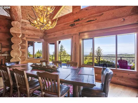 Dining - 6154 View Rd, Florence, OR 97439 photo 1 of 2
