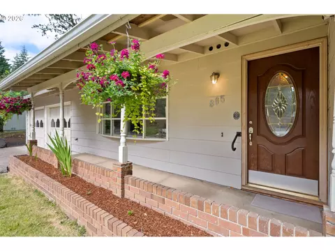 Exterior - 865 E 43rd Ave, Eugene, OR 97405 photo 1 of 7