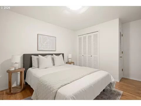Bedroom - 865 E 43rd Ave, Eugene, OR 97405 photo 2 of 6