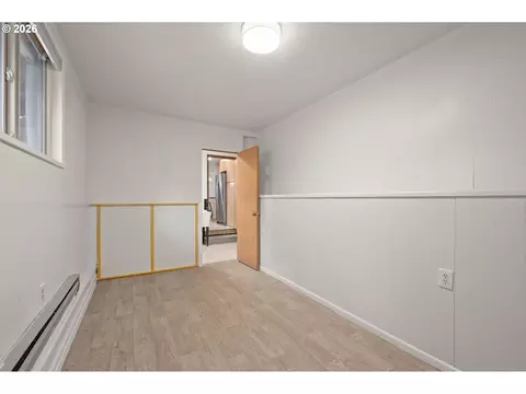 Bedroom - 865 E 43rd Ave, Eugene, OR 97405 photo 6 of 6