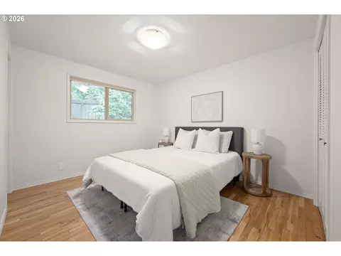 Bedroom - 865 E 43rd Ave, Eugene, OR 97405 photo 1 of 6