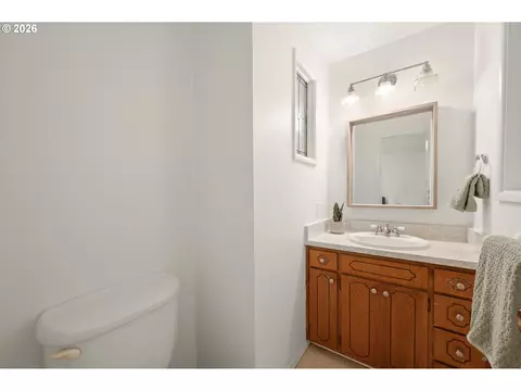 Bath - 865 E 43rd Ave, Eugene, OR 97405 photo 1 of 3
