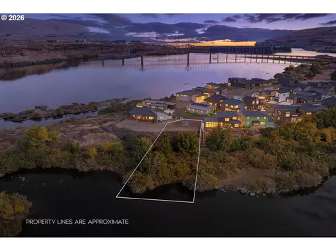 122 Southshore Ln, The Dalles, OR 97058