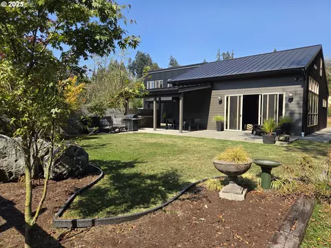 95789 Saunders Creek Rd, Gold Beach, OR 97444