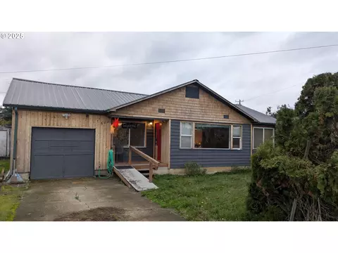 688 32nd St, Springfield, OR 97478
