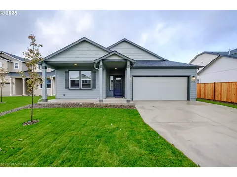 843 Olson Pl, Cottage Grove, OR 97424