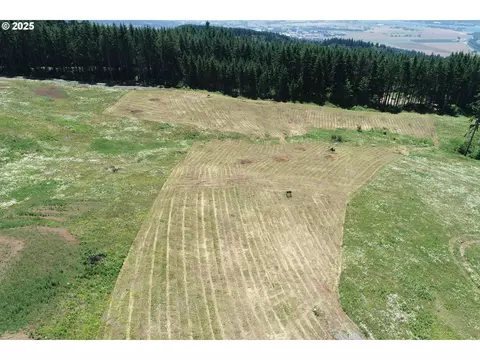 149 Resort Ln #1, Kalama, WA 98625