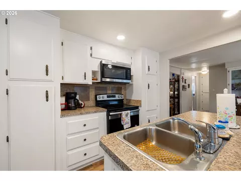 4800 Barger Dr #39, Eugene, OR 97402 photo 15