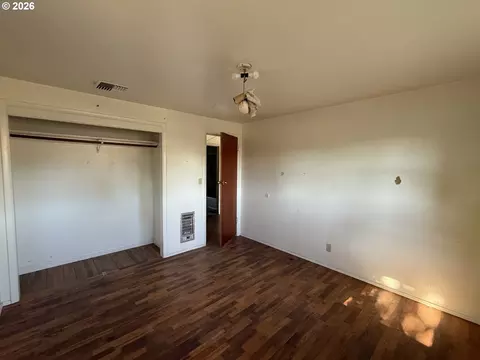 Bedroom - 4694 Daisy St, Springfield, OR 97478 photo 6 of 6