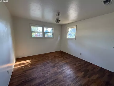 Bedroom - 4694 Daisy St, Springfield, OR 97478 photo 5 of 6