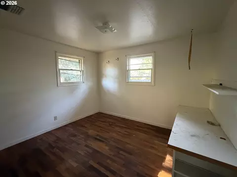 Bedroom - 4694 Daisy St, Springfield, OR 97478 photo 3 of 6