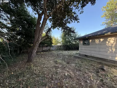 Exterior - 4694 Daisy St, Springfield, OR 97478 photo 9 of 9