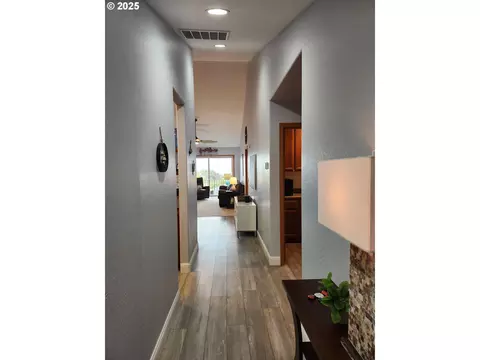 Entry Way - 94097 Weber Way, Gold Beach, OR 97444 photo 1 of 4