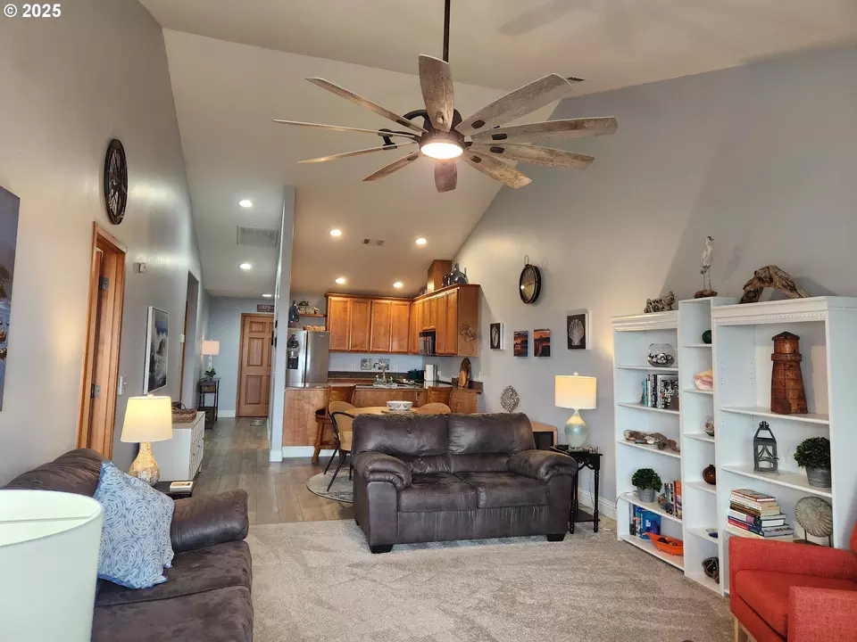 Living - 94097 Weber Way, Gold Beach, OR 97444 photo 2 of 3