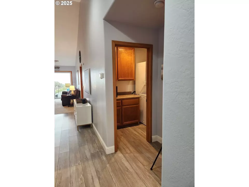 Entry Way - 94097 Weber Way, Gold Beach, OR 97444 photo 2 of 4