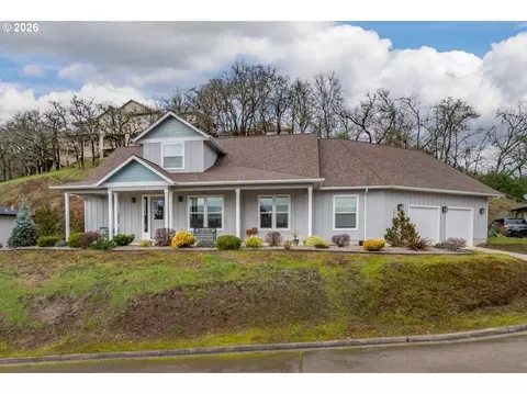 1926 NW Warewood Terrace Ct, Roseburg, OR 97471