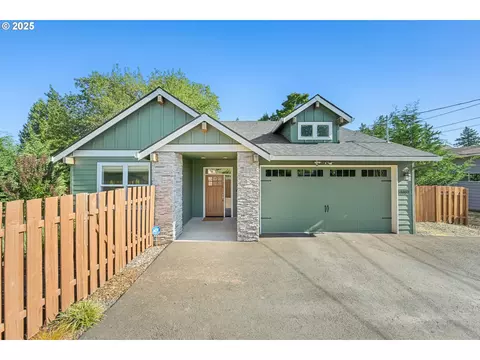14007 SE Cedar Ave, Milwaukie, OR 97267