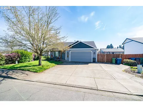 704 Wildflower Dr, Stayton, OR 97383