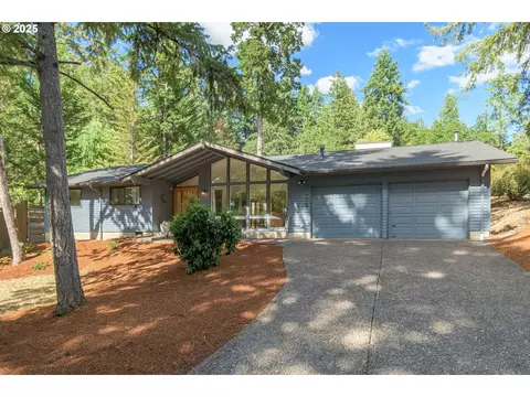 3873 Vine Maple St, Eugene, OR 97405