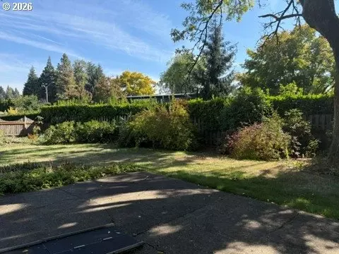 Exterior - 2444 Lariat Meadows Dr, Eugene, OR 97401 photo 1 of 4