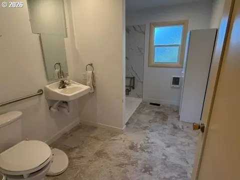 Bath - 2444 Lariat Meadows Dr, Eugene, OR 97401 photo 1 of 2