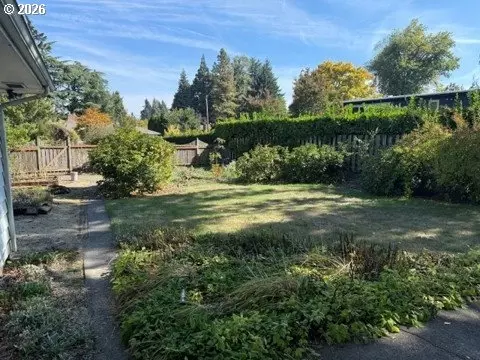 Exterior - 2444 Lariat Meadows Dr, Eugene, OR 97401 photo 2 of 4