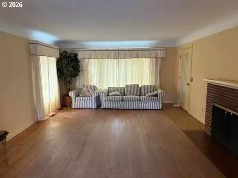 Living - 2444 Lariat Meadows Dr, Eugene, OR 97401 photo 1 of 5