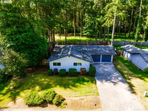 24814 Parkside Dr, Veneta, OR 97487