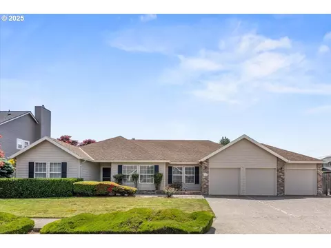 12402 Cominger Dr, Oregon City, OR 97045