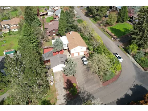 497 Wood Crest Dr, Myrtle Creek, OR 97457