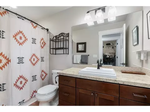 Bath - 91 SE Warm Springs Dr, Cascade Locks, OR 97014 photo 5 of 5