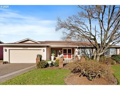 13011 NE Stanton St, Portland, OR 97230