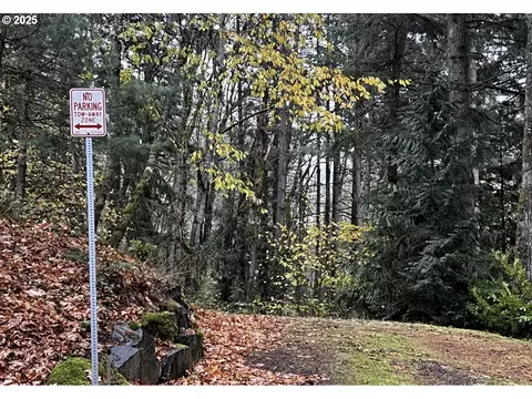 1278 SW 27th Ct, Gresham, OR 97080