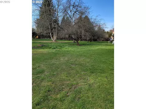 3689 SE 14th St, Gresham, OR 97080 photo 2