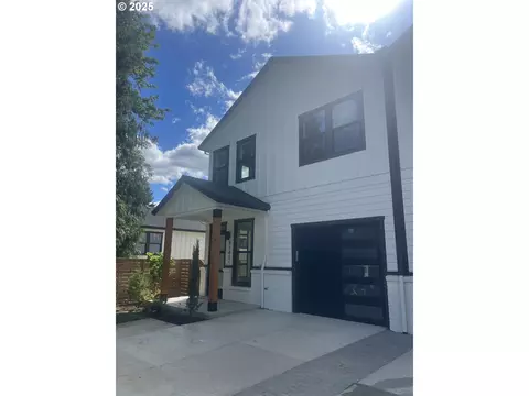9343 SW 8th Ave, Portland, OR 97219