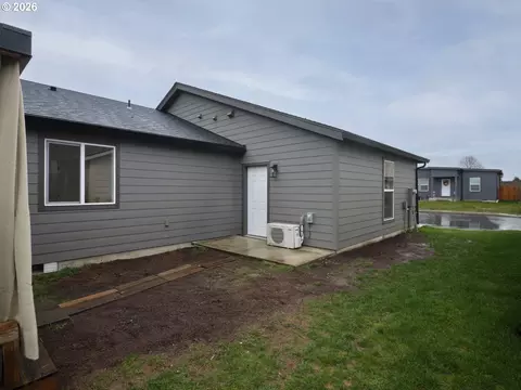 Exterior - 1015 Peach Rd, Winlock, WA 98596 photo 3 of 5