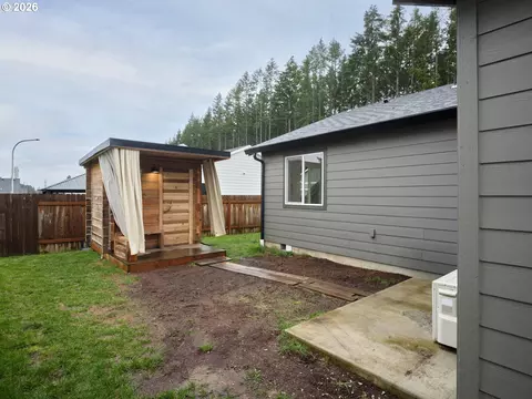 Exterior - 1015 Peach Rd, Winlock, WA 98596 photo 5 of 5
