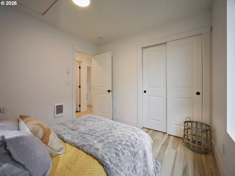 Bedroom - 1015 Peach Rd, Winlock, WA 98596 photo 6 of 10