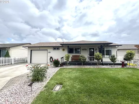 672 S Cascade Dr, Woodburn, OR 97071