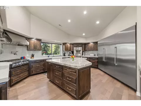 Kitchen - 5996 Hayhurst Rd, Yoncalla, OR 97499 photo 2 of 7