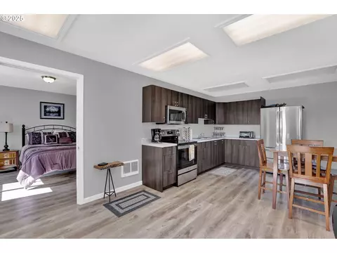Kitchen - 485 Andrews Rd, Yoncalla, OR 97499 photo 5 of 5