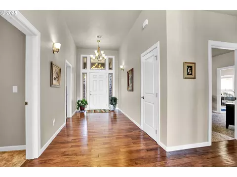 Entry Way - 485 Andrews Rd, Yoncalla, OR 97499 photo 1 of 1