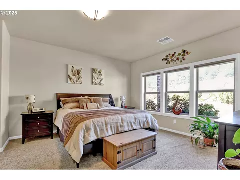 Bedroom - 485 Andrews Rd, Yoncalla, OR 97499 photo 4 of 5