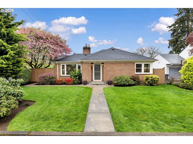 201 NW 46th St, Vancouver, WA 98663
