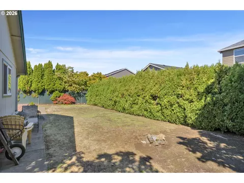 Exterior - 2362 Loch Dr, Springfield, OR 97477 photo 8 of 8