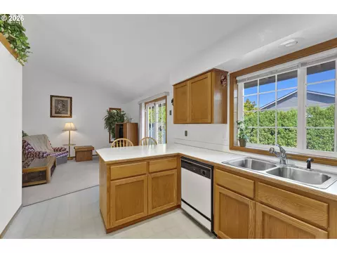 Kitchen - 2362 Loch Dr, Springfield, OR 97477 photo 5 of 5