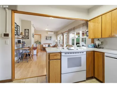 Kitchen - 2378 19th St, Springfield, OR 97477 photo 3 of 5
